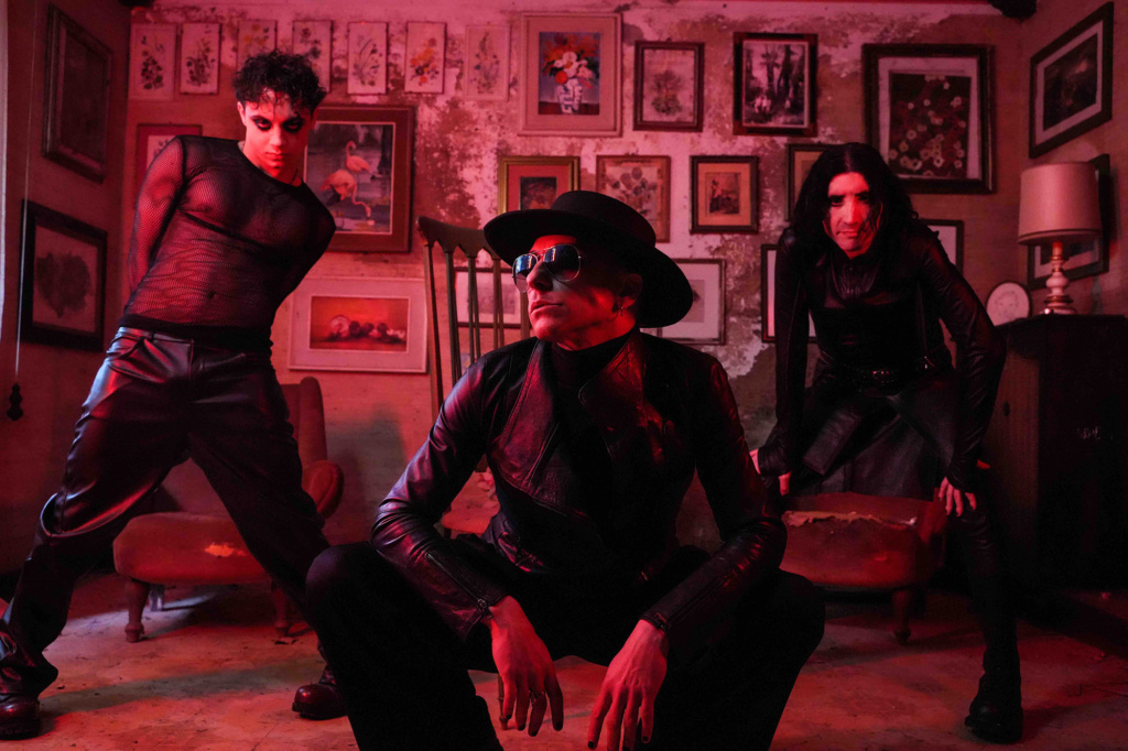 Noir Addiction - Pretty Things Don't Last