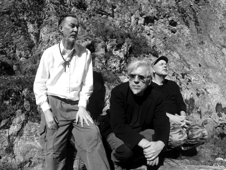 Twice A Man – The Coloured Breeze Is a New Dimension